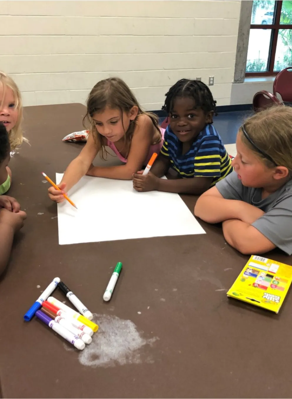 kids drawing together